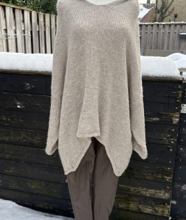 Trui Oversized Beige met Capuchon – Illy