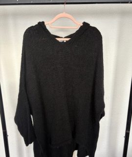 Trui oversized zwart met Capuchon – Illy