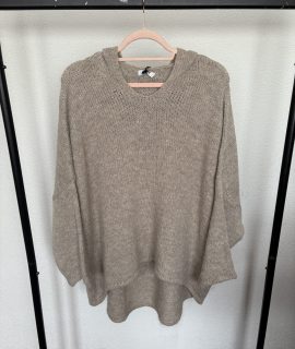 Trui Oversized Beige met Capuchon – Illy