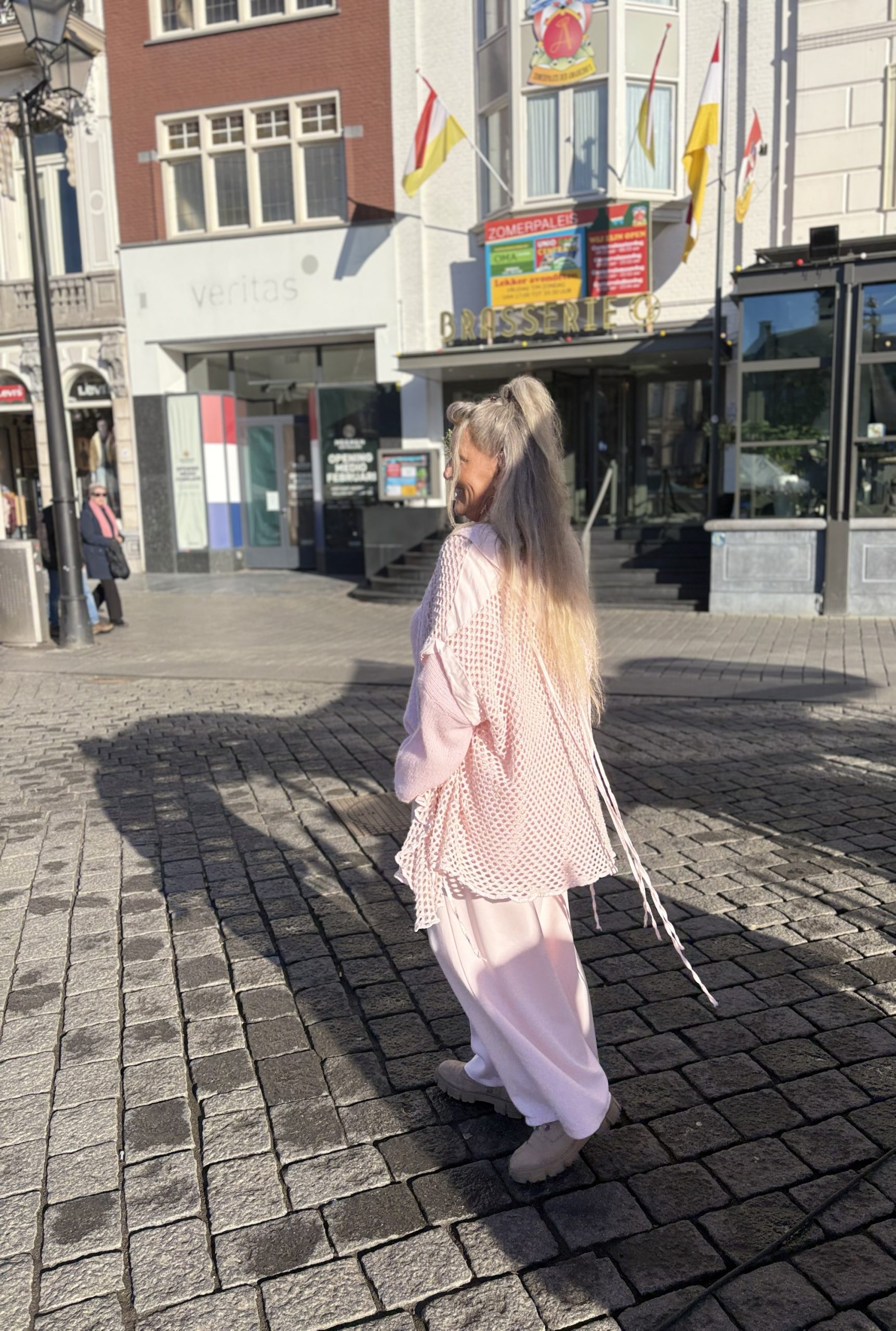 Bohemian vest oversized met capuchon en speelse touwtjes in verschillende kleuren - Babs