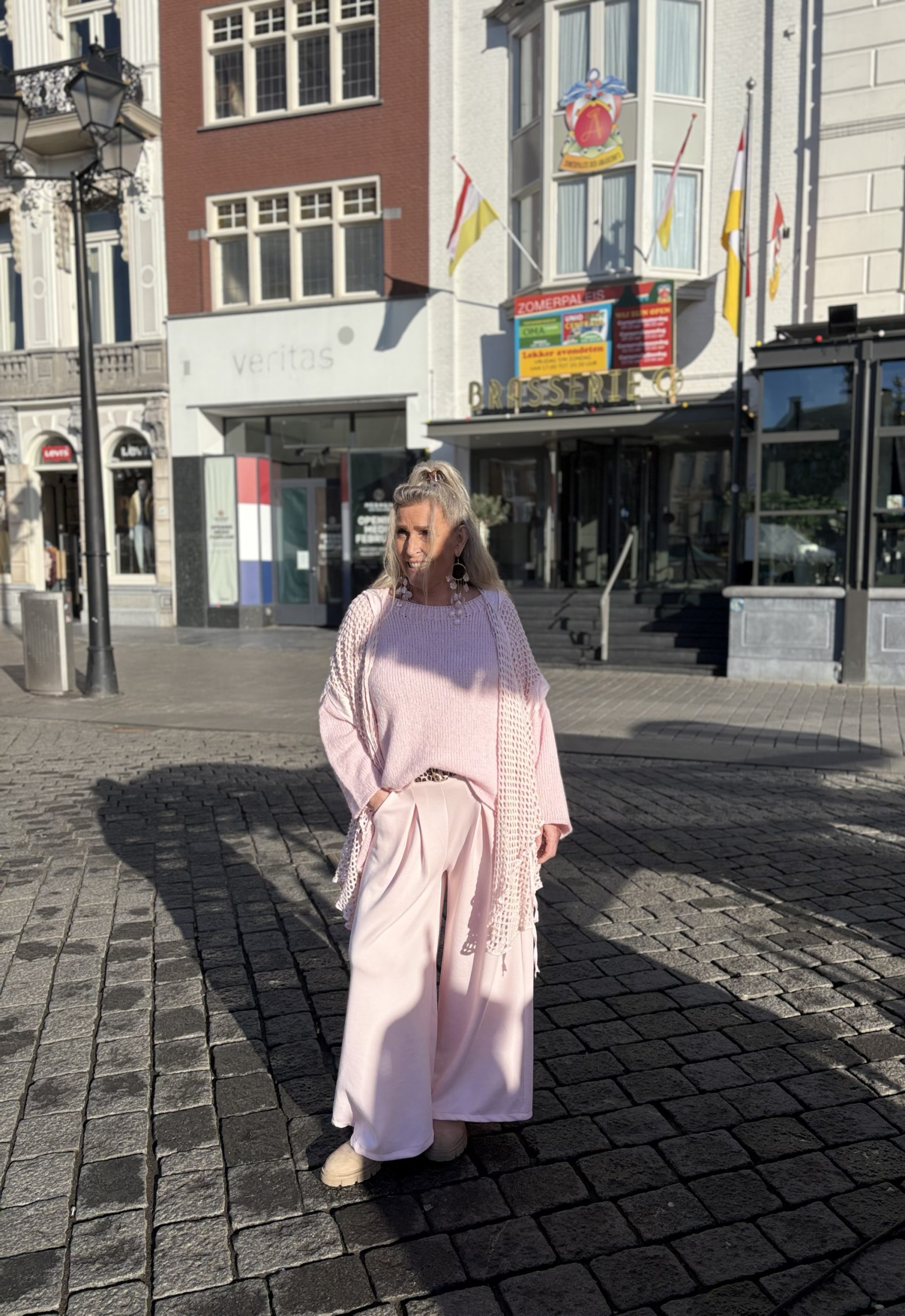 Bohemian vest oversized met capuchon en speelse touwtjes in verschillende kleuren - Babs - Afbeelding 2