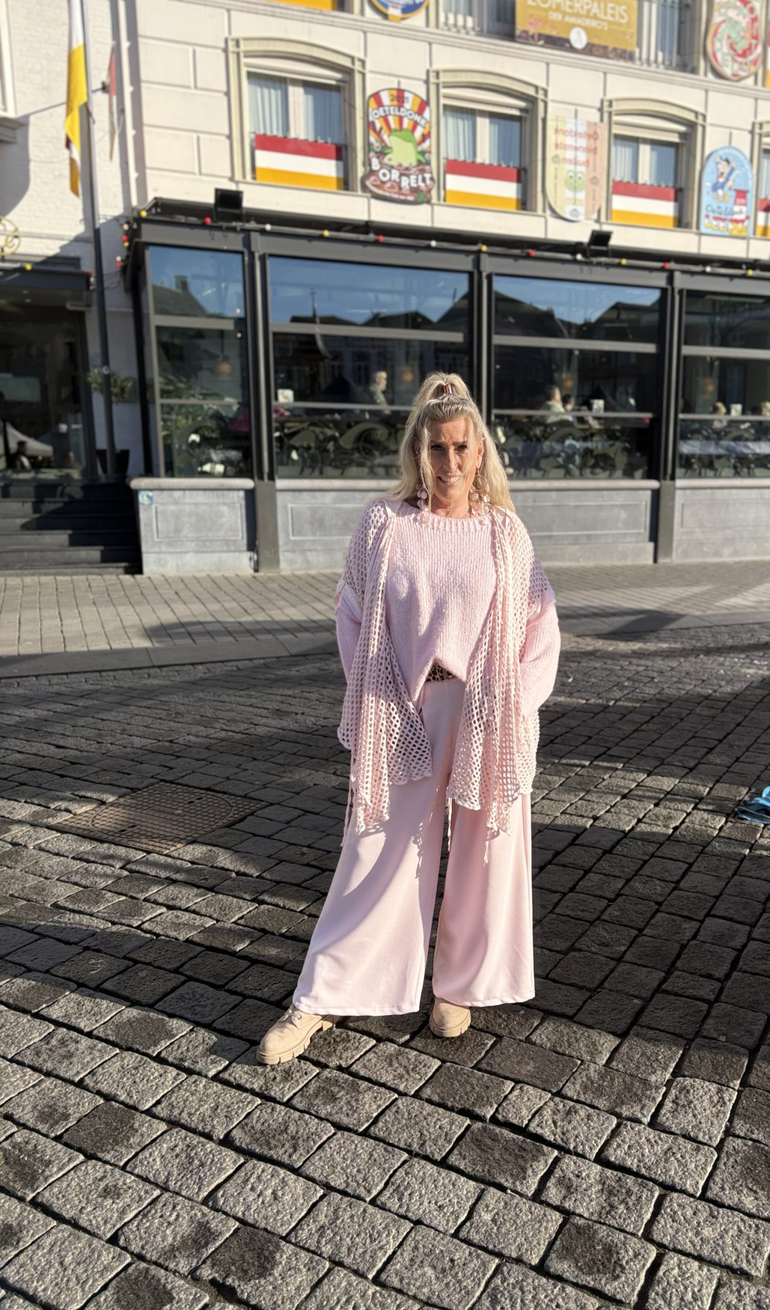 Bohemian vest oversized met capuchon en speelse touwtjes in verschillende kleuren - Babs - Afbeelding 3