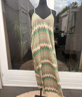Jurk met een gouden glitter – glamour