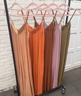 Jumpsuits in verschillende kleuren met verstelbare bandjes – Sisi
