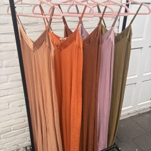 Jumpsuits in verschillende kleuren met verstelbare bandjes – Sisi