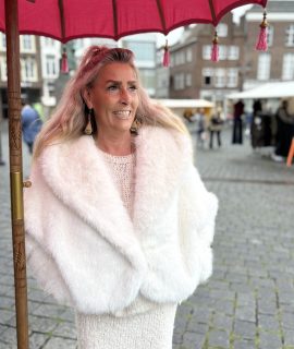 Faux Fur Jasje met Capuchon
– Milly
