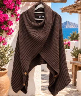 Poncho Trui met knopen aan de mouwen – Bohy