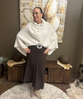 Poncho Trui met knopen aan de mouwen – Bohy