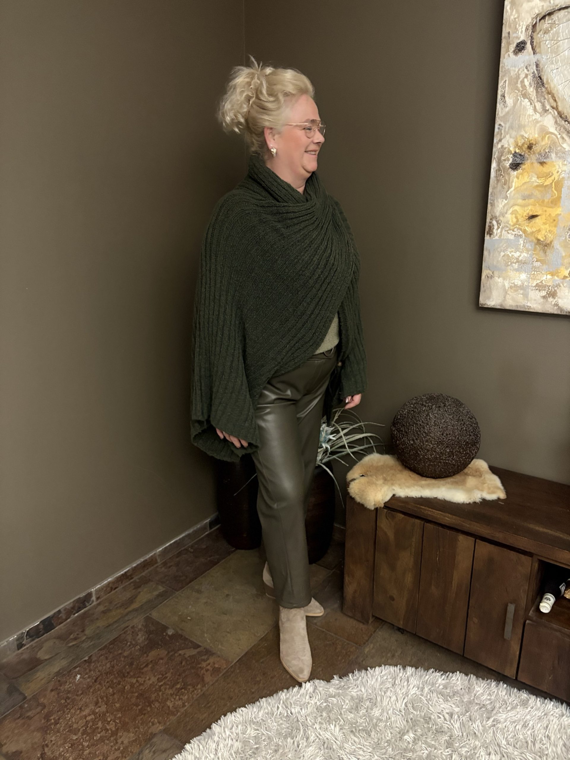 Poncho Trui met knopen aan de mouwen - Bohy - Afbeelding 4