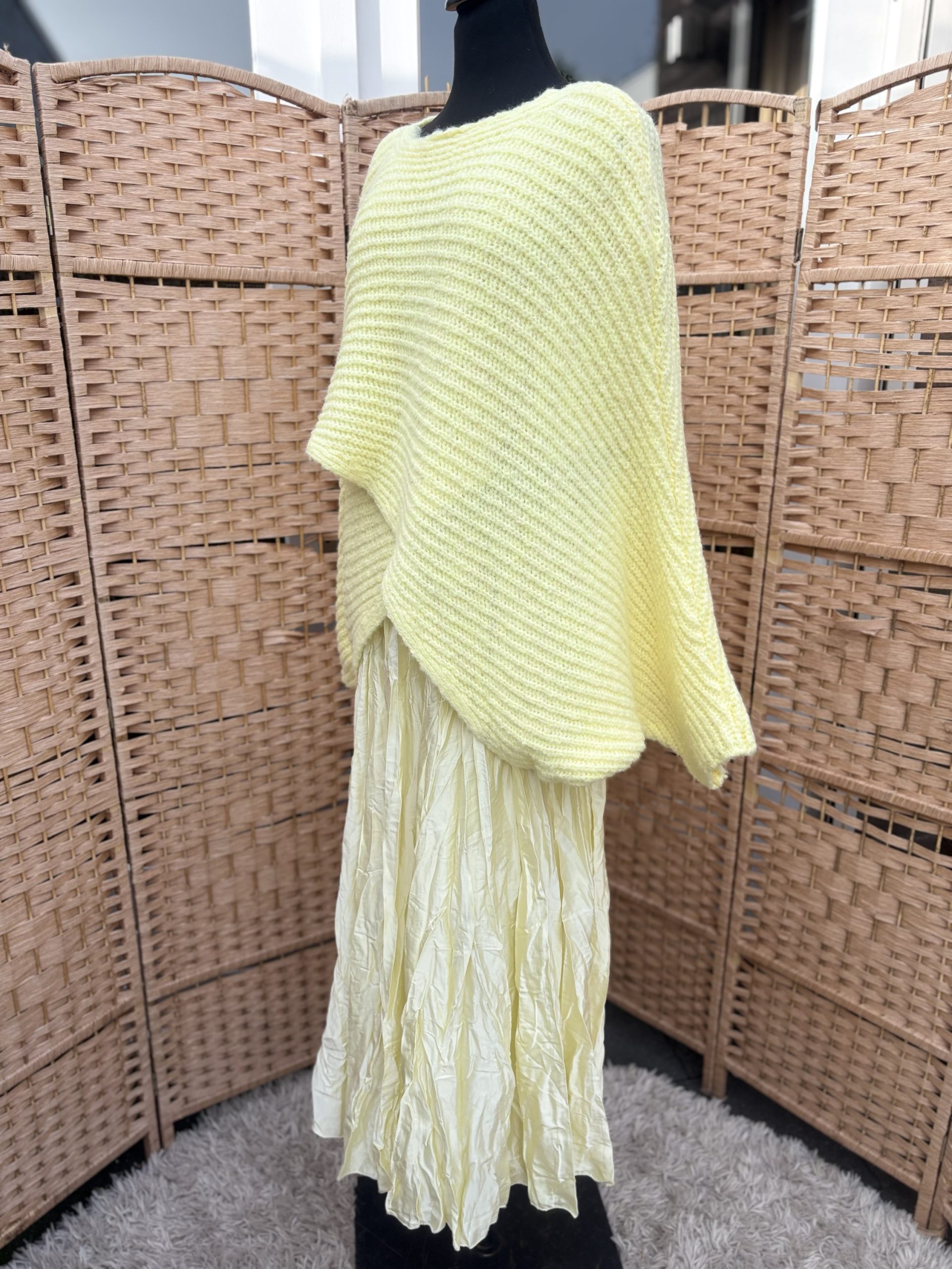 Poncho Trui oversized - Mila - Afbeelding 2