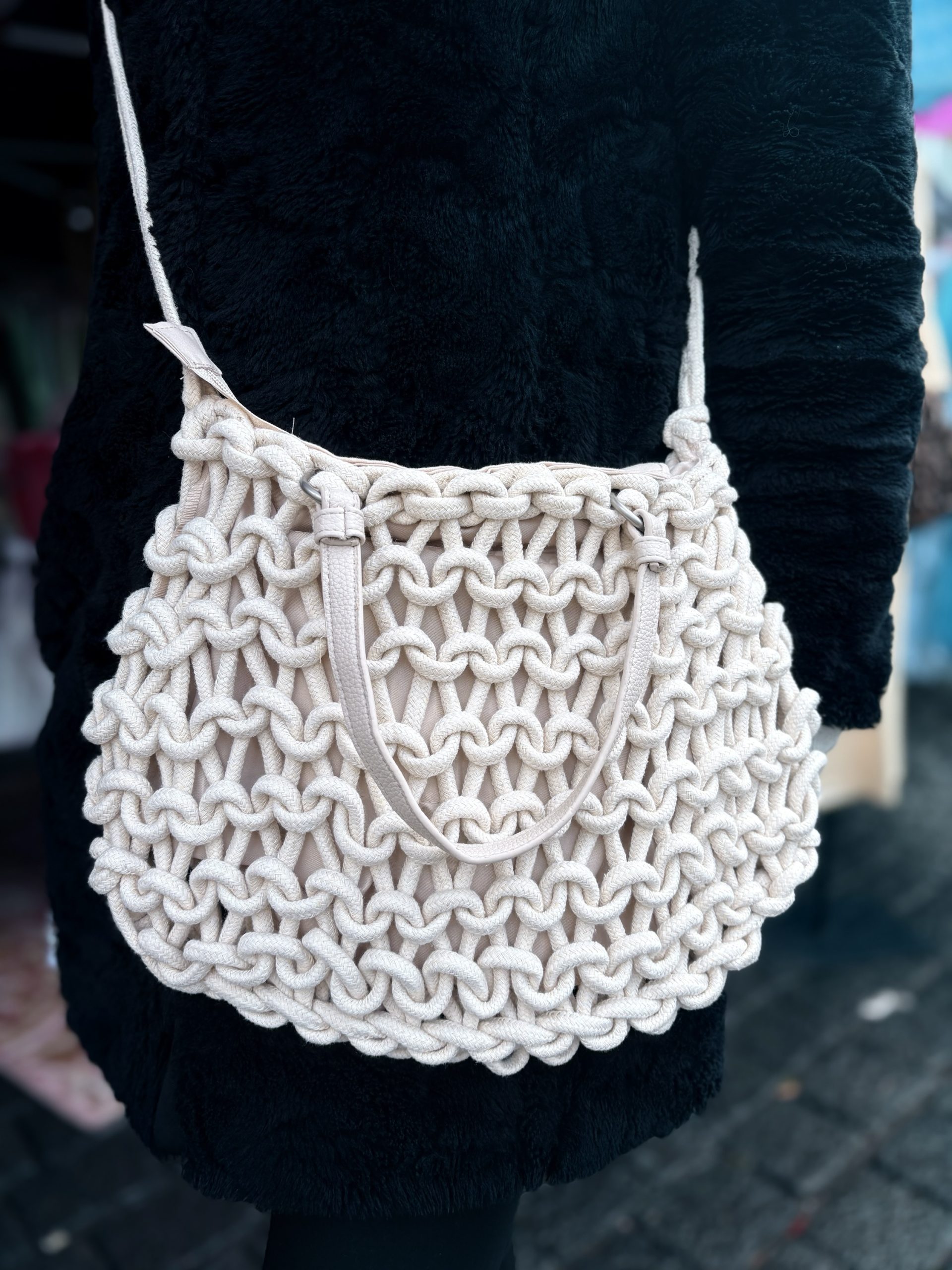 Dames Tas Boho Stijl – Gevlochten Tas met Goud Detail - Goldie - Afbeelding 4