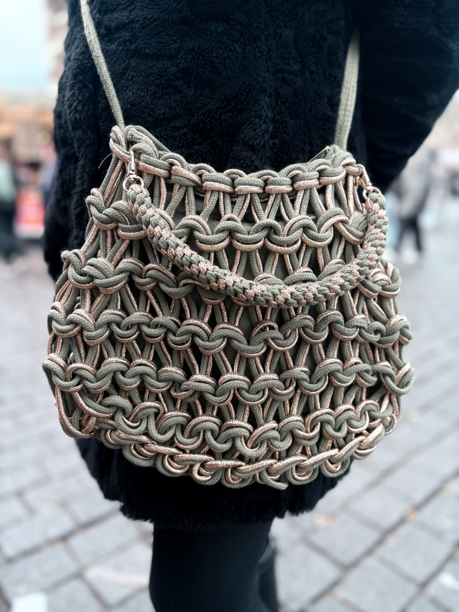 Dames Tas Boho Stijl – Gevlochten Tas met Goud Detail - Goldie