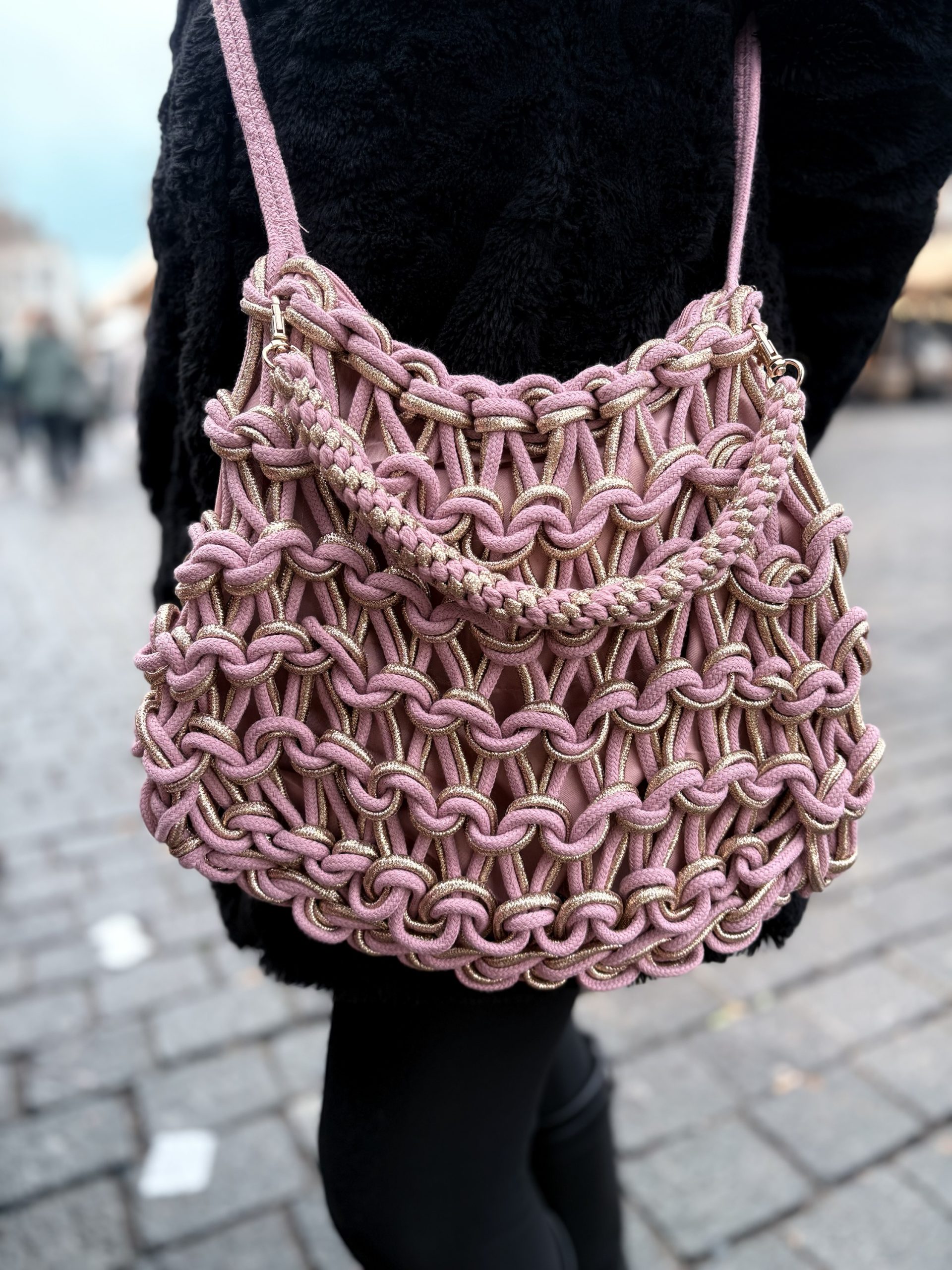 Dames Tas Boho Stijl – Gevlochten Tas met Goud Detail - Goldie - Afbeelding 2