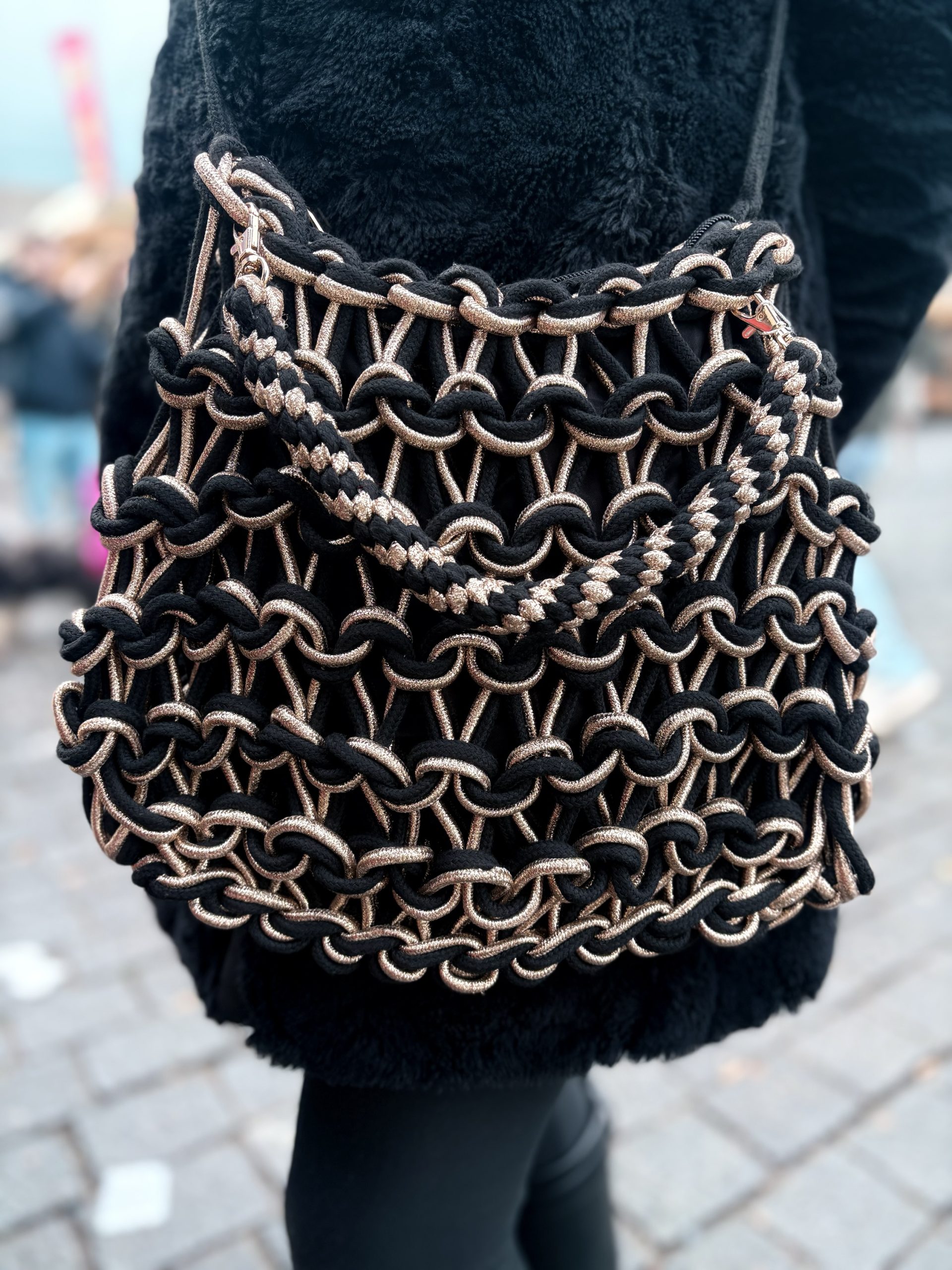 Dames Tas Boho Stijl – Gevlochten Tas met Goud Detail - Goldie - Afbeelding 5